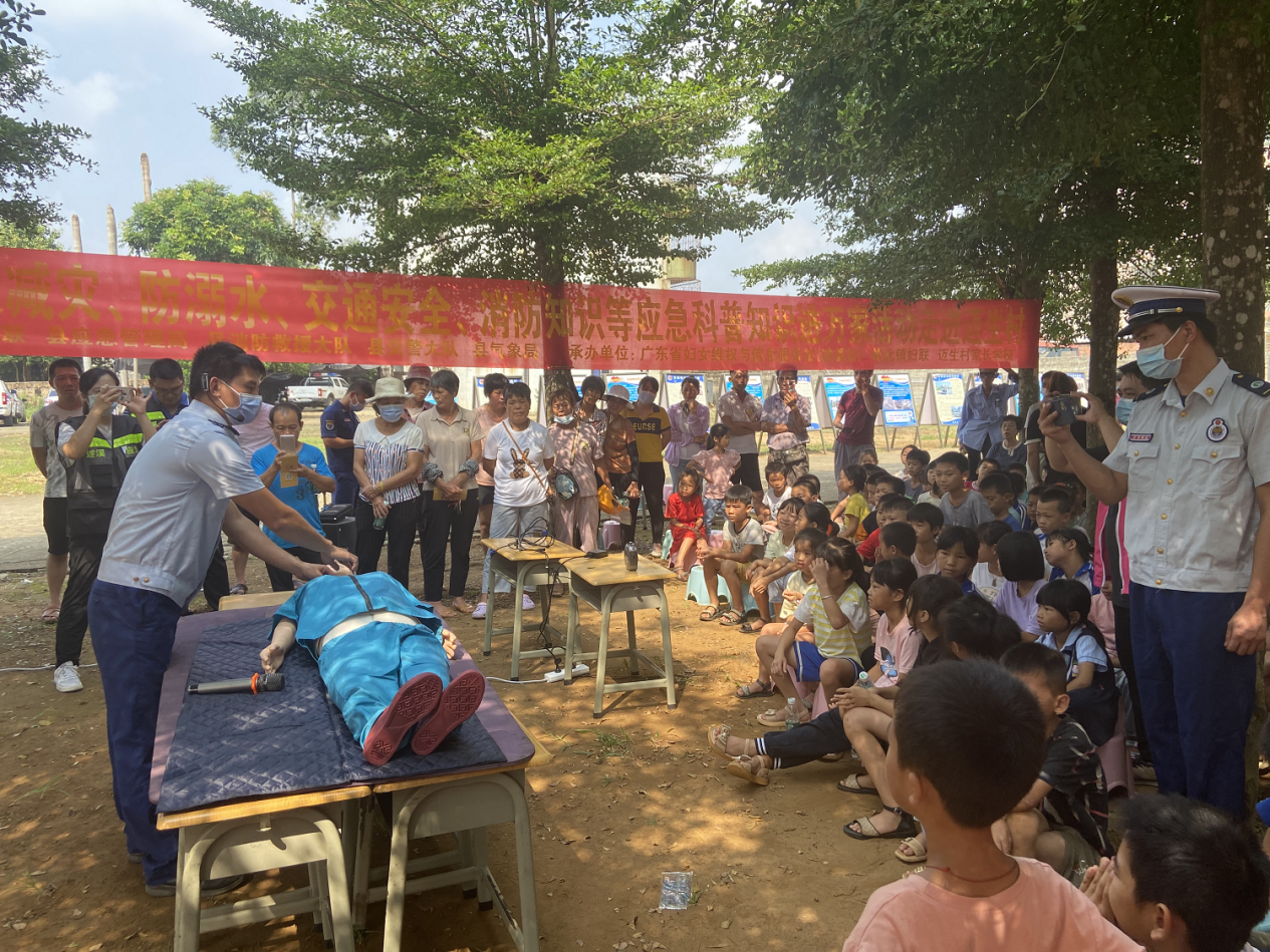 遂溪縣開展防災減災、防溺水、交通安全、消防知識等應急科普知識進萬家活動4.png