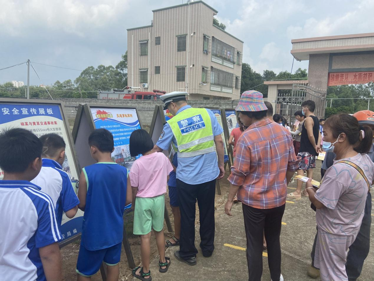 遂溪縣開展防災減災、防溺水、交通安全、消防知識等應急科普知識進萬家活動6.png