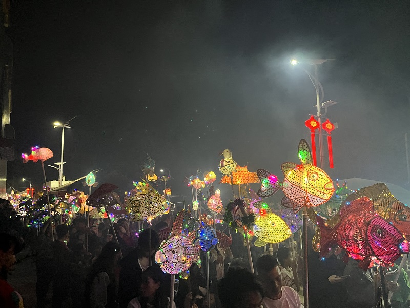 遂溪樂(lè)民：二月二夜游魚(yú)歡 民俗華彩耀夜空